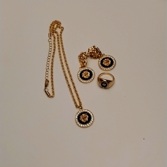 Jewelry - Picture 5 of 11